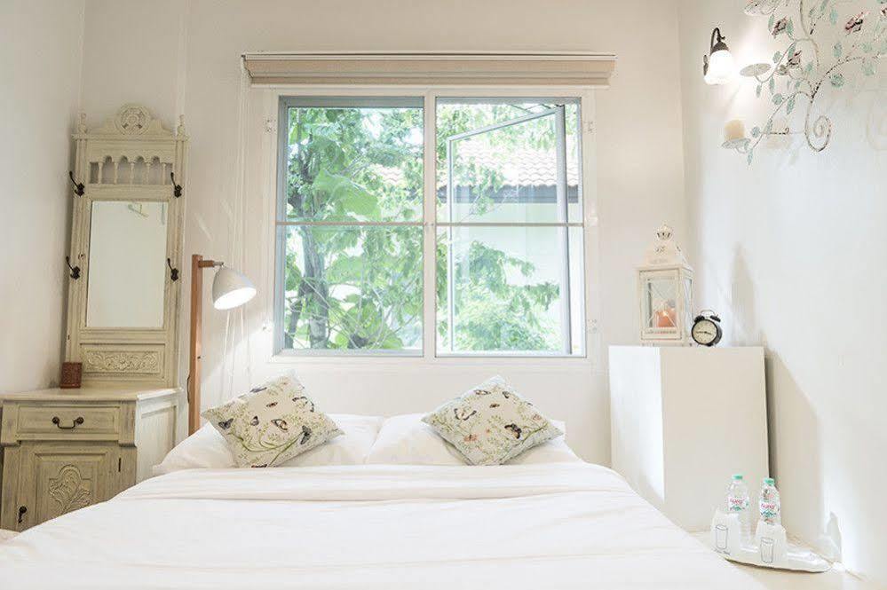 Treasure Hunt Villa Bangkok Exterior photo